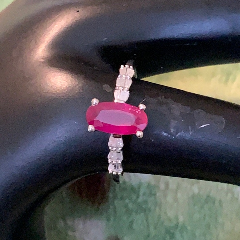 Size 9 African Ruby Diamond 925 ring